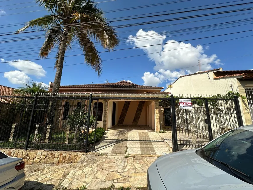 Foto 1 de Casa com 3 Quartos para alugar, 225m² em Jardim Aureliano, Pouso Alegre