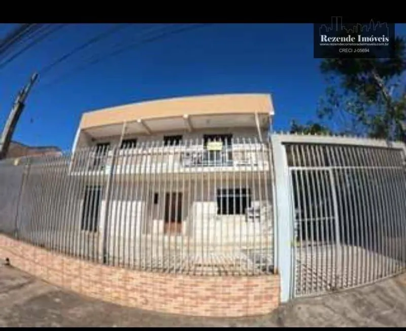 Foto 1 de Sobrado com 3 Quartos à venda, 350m² em Sitio Cercado, Curitiba