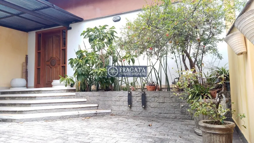 Foto 1 de Casa com 4 Quartos à venda, 383m² em Vila Inah, São Paulo