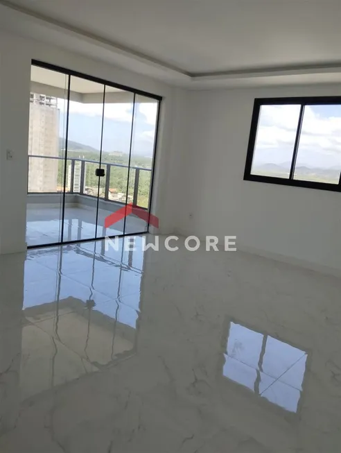 Foto 1 de Apartamento com 2 Quartos à venda, 97m² em Meia Praia, Itapema