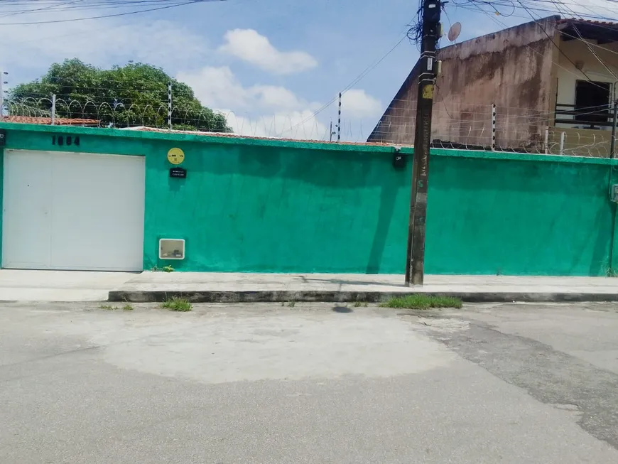Foto 1 de Casa com 3 Quartos para alugar, 150m² em Jangurussu, Fortaleza