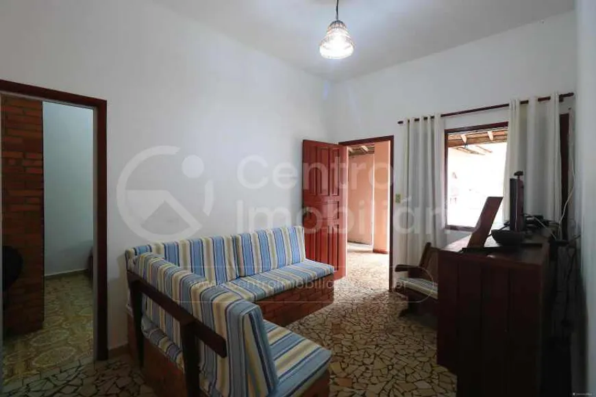 Foto 1 de Casa com 2 Quartos à venda, 120m² em Centro, Peruíbe