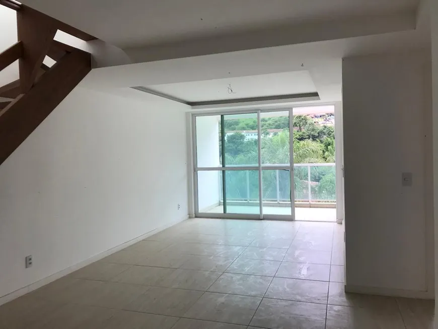 Foto 1 de Apartamento com 3 Quartos à venda, 181m² em Correas, Petrópolis