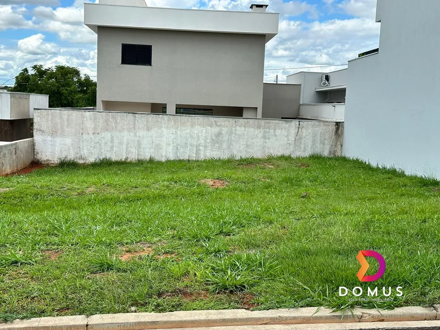 Foto 1 de Lote/Terreno à venda, 270m² em Valência I, Álvares Machado