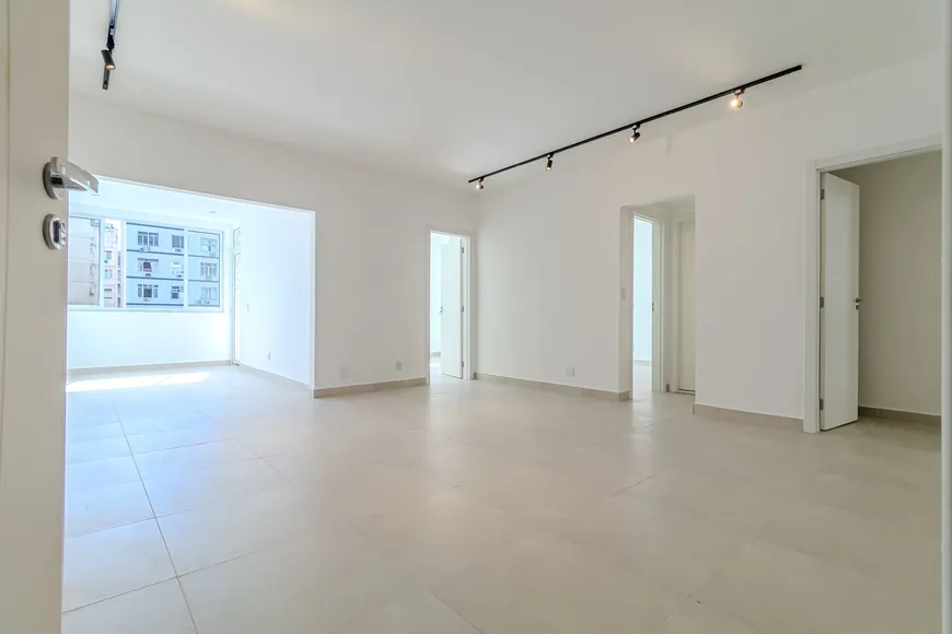 Foto 1 de Apartamento com 3 Quartos à venda, 135m² em Copacabana, Rio de Janeiro