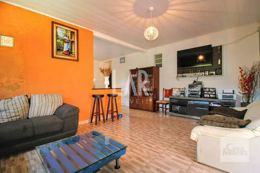 Foto 1 de Casa de Condomínio com 3 Quartos à venda, 255m² em Retiro do Brumado, Brumadinho