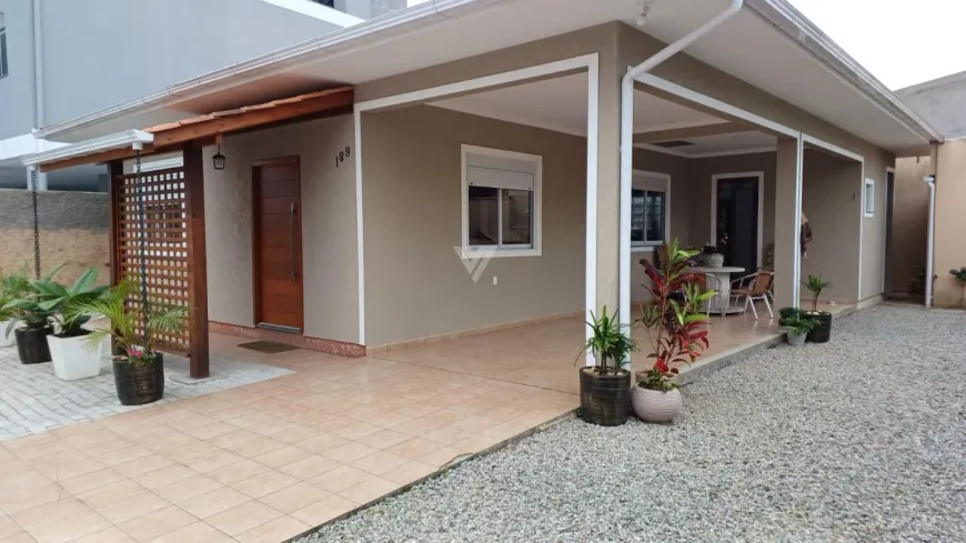 Foto 1 de Casa com 2 Quartos à venda, 125m² em Ingleses do Rio Vermelho, Florianópolis