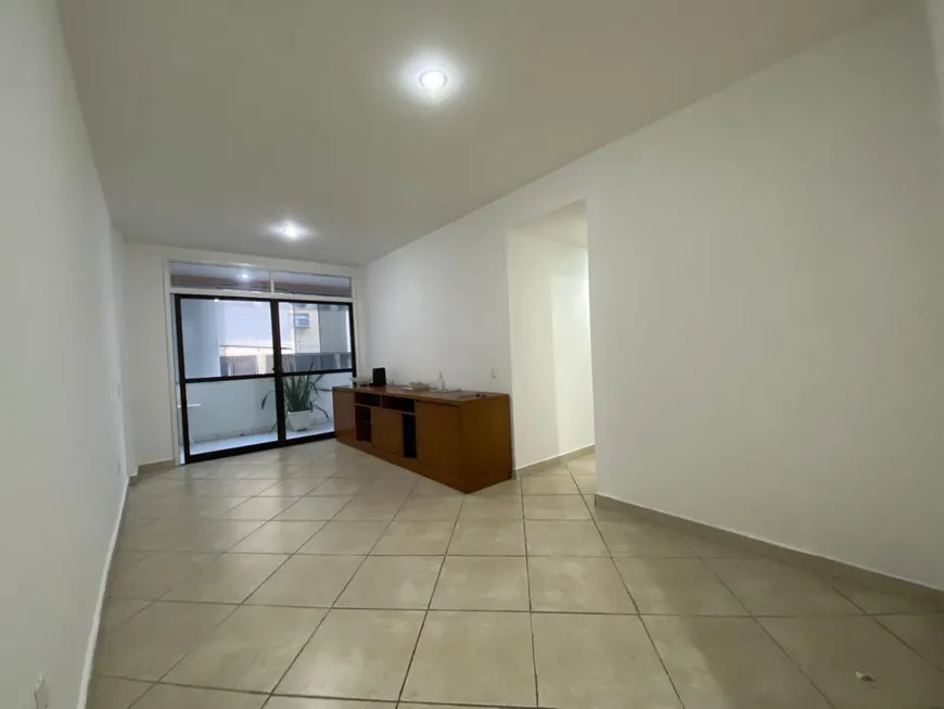 Foto 1 de Apartamento com 3 Quartos para venda ou aluguel, 90m² em Recreio Dos Bandeirantes, Rio de Janeiro