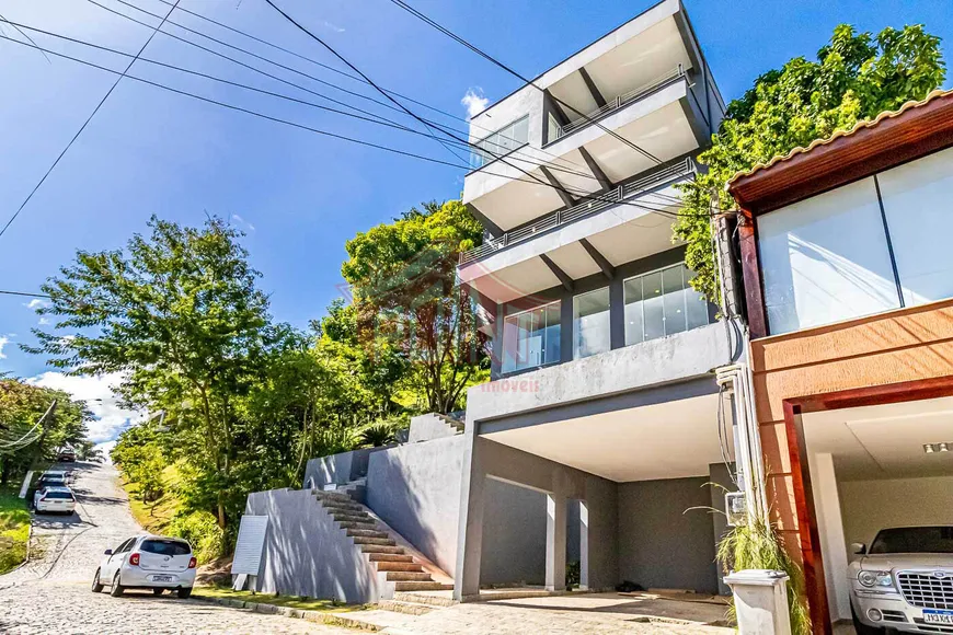 Foto 1 de Casa de Condomínio com 4 Quartos à venda, 436m² em Pendotiba, Niterói