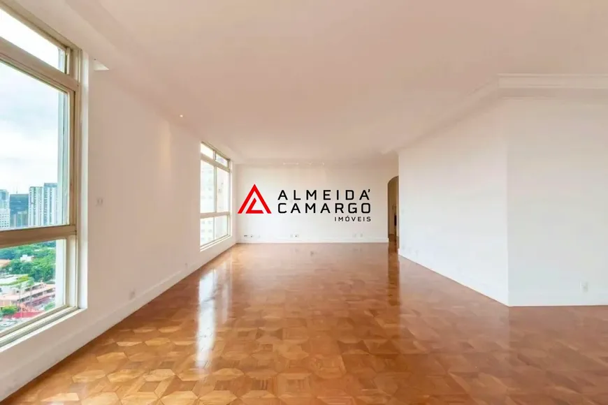 Foto 1 de Apartamento com 4 Quartos à venda, 242m² em Jardim Europa, São Paulo