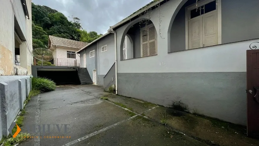 Foto 1 de Imóvel Comercial com 4 Quartos à venda, 400m² em Centro, Petrópolis