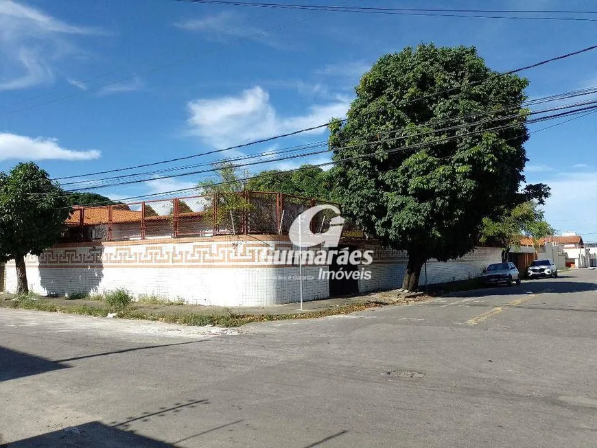 Foto 1 de Casa com 3 Quartos à venda, 650m² em Cidade dos Funcionários, Fortaleza