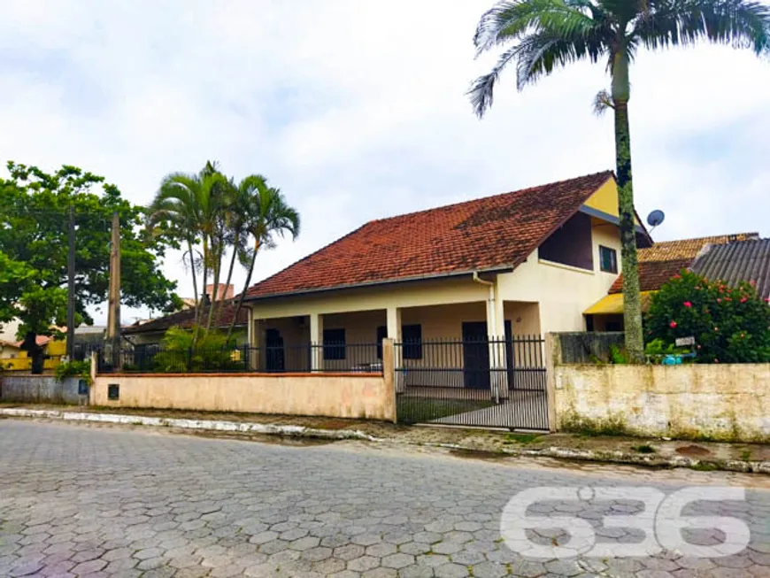 Foto 1 de Sobrado com 7 Quartos à venda, 224m² em Centro, Balneário Barra do Sul