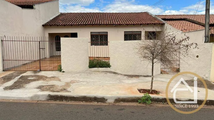 Foto 1 de Casa com 3 Quartos à venda, 200m² em Conjunto Habitacional Violim, Londrina