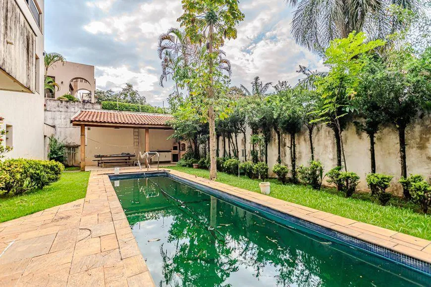 Foto 1 de Casa com 4 Quartos para venda ou aluguel, 1000m² em Jardim Guedala, São Paulo