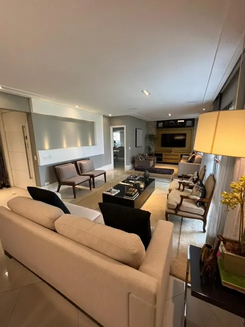 Foto 1 de Apartamento com 3 Quartos à venda, 216m² em Vila Suzana, São Paulo