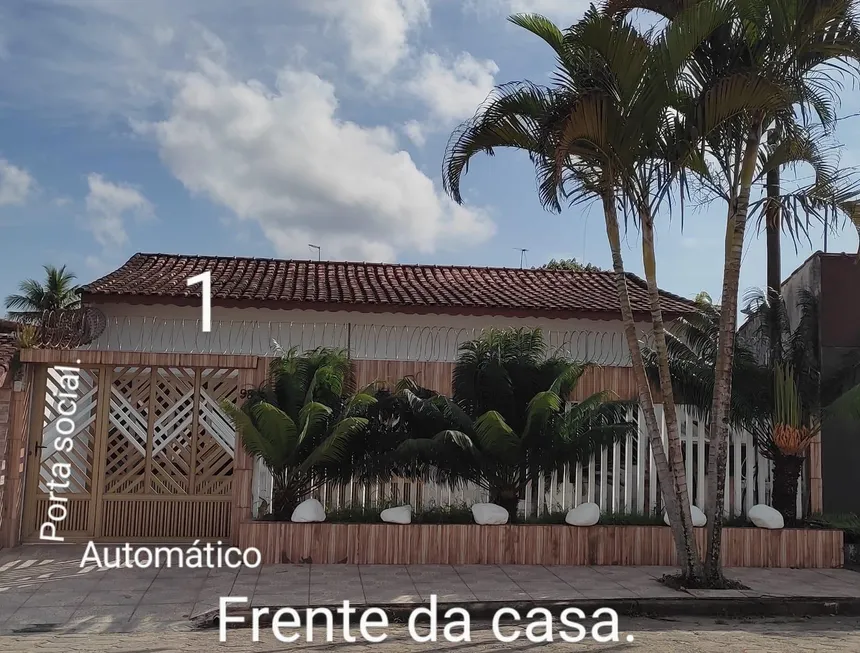 Foto 1 de Casa com 3 Quartos à venda, 155m² em Savoy , Itanhaém