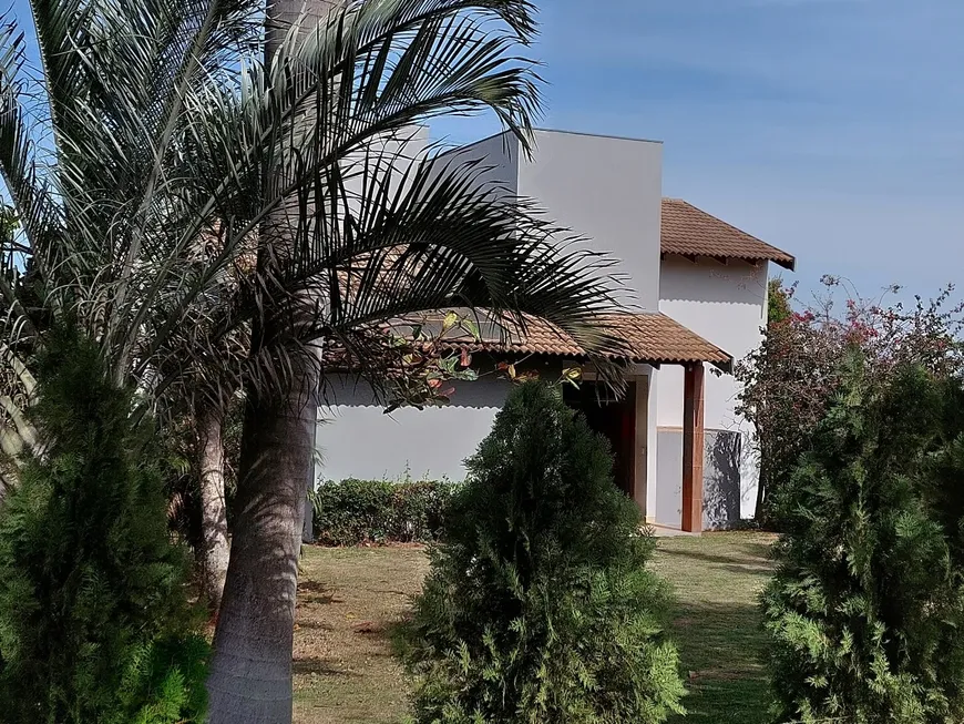 Foto 1 de Casa de Condomínio com 3 Quartos à venda, 270m² em Centro, Sertaneja