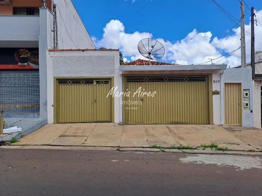 Foto 1 de Casa com 2 Quartos para venda ou aluguel, 170m² em Jardim Tangará, São Carlos