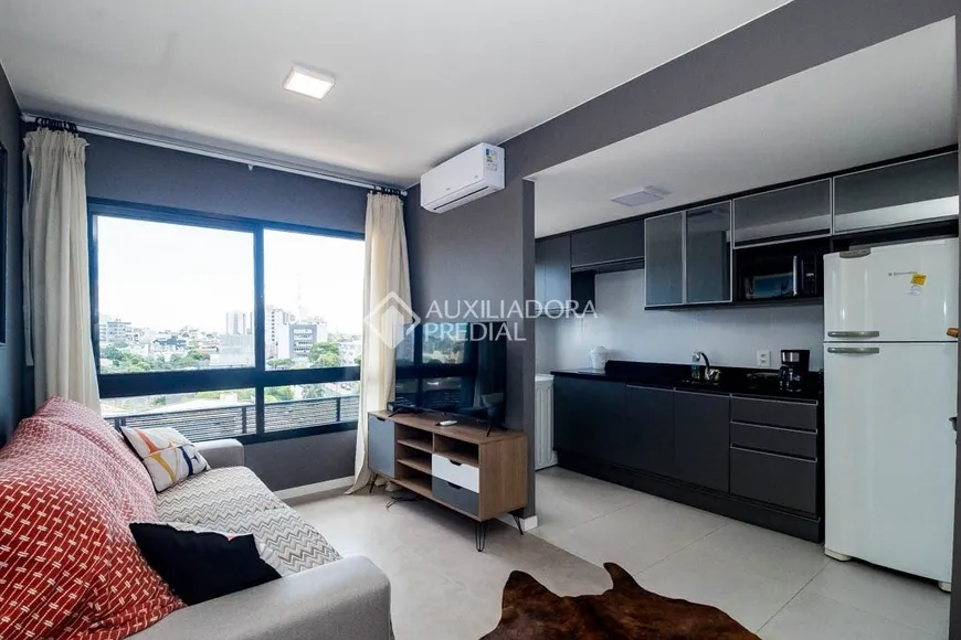 Foto 1 de Apartamento com 2 Quartos para alugar, 60m² em Azenha, Porto Alegre
