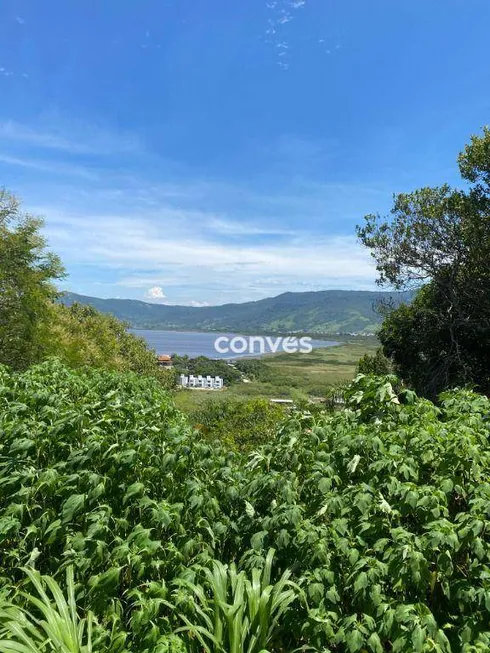 Foto 1 de Lote/Terreno à venda, 560m² em Praia da Ferrugem, Garopaba