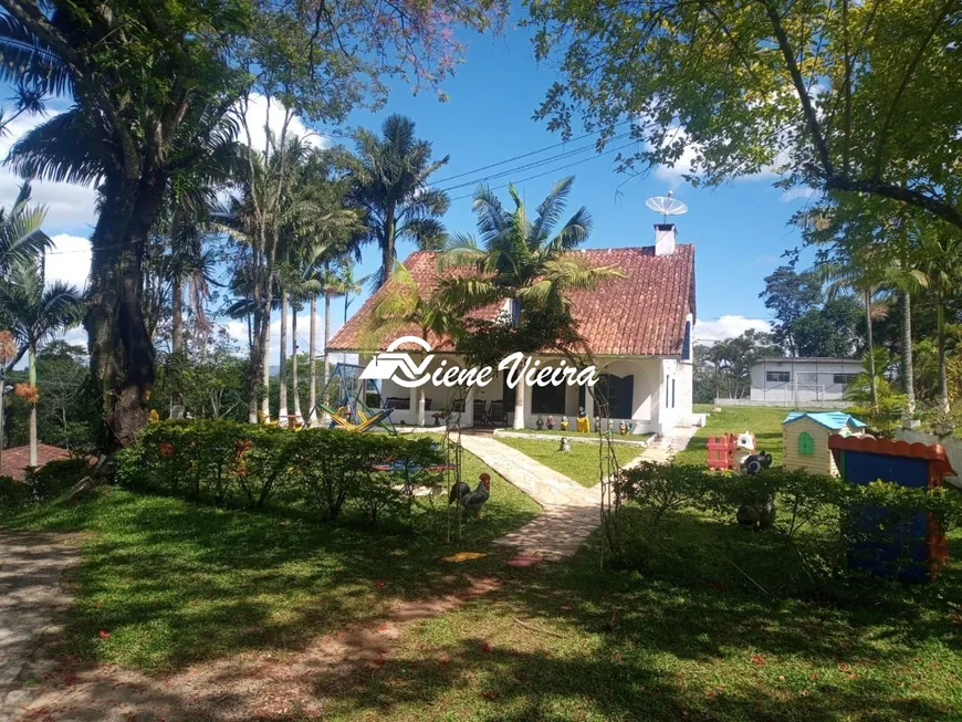 Foto 1 de Fazenda/Sítio com 3 Quartos à venda, 480m² em Chácaras Copaco, Arujá