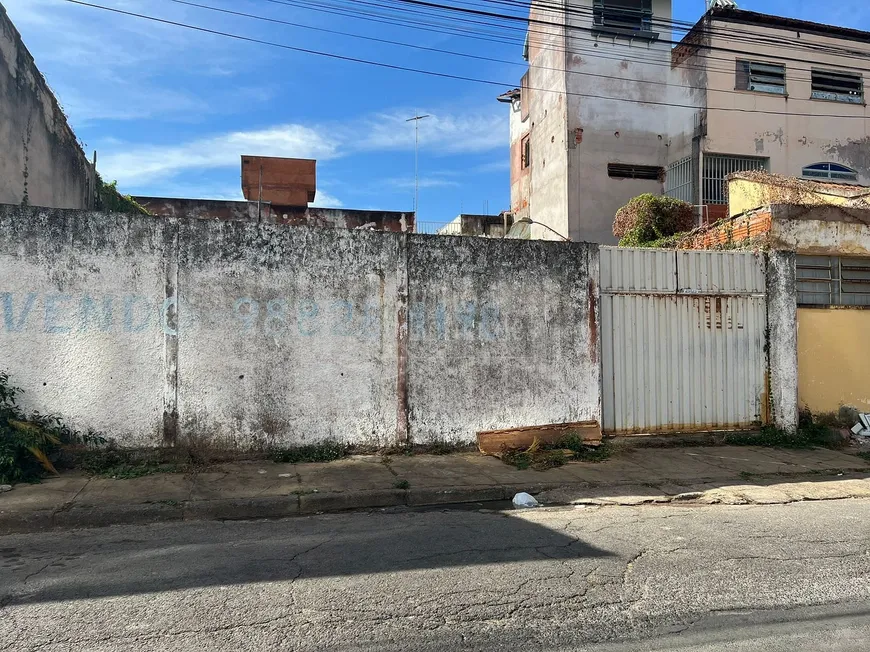 Foto 1 de Lote/Terreno à venda, 10m² em Centro, Montes Claros