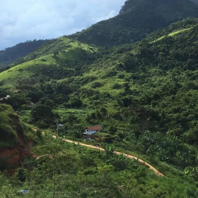 Foto 1 de Fazenda/Sítio com 5 Quartos à venda, 166000m² em Bemposta, Três Rios