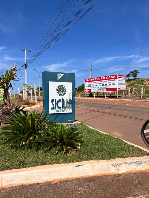 Foto 1 de Casa de Condomínio com 3 Quartos à venda, 100m² em Loteamento Jardim das Aroeiras, Cuiabá