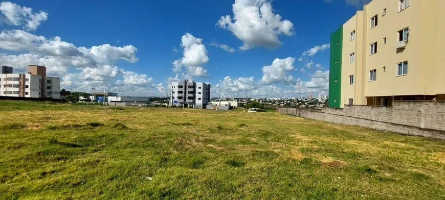 Foto 1 de Lote/Terreno à venda, 740m² em FAG, Cascavel