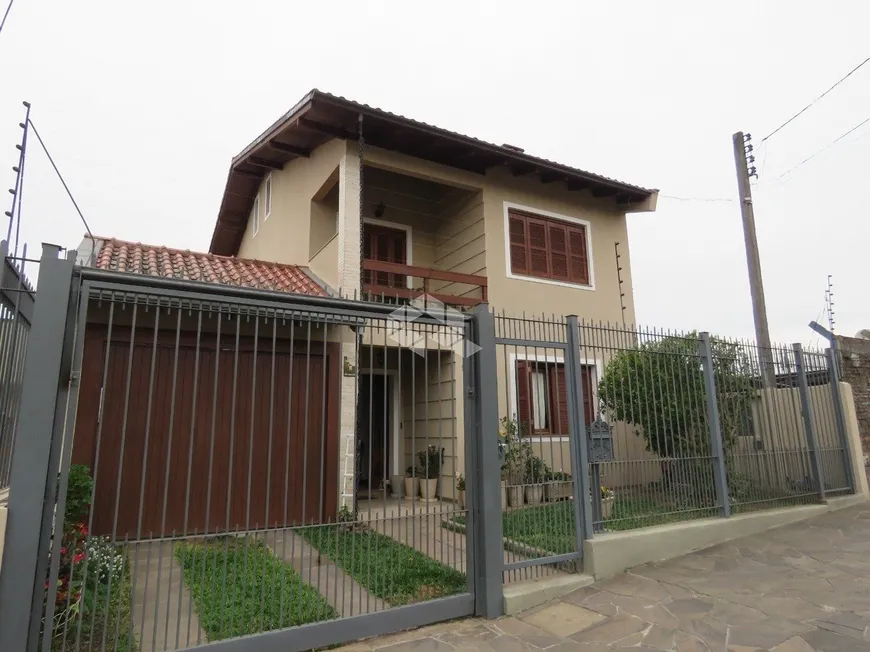 Foto 1 de Casa com 3 Quartos à venda, 200m² em Jardim Carvalho, Porto Alegre