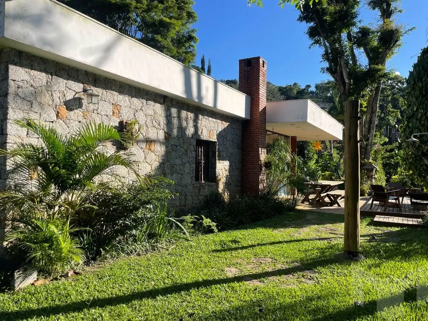 Foto 1 de Casa com 2 Quartos à venda, 1500m² em Itaipava, Petrópolis