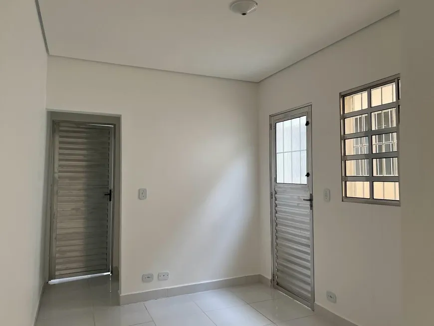 Foto 1 de Casa com 1 Quarto para alugar, 45m² em Água Branca, São Paulo