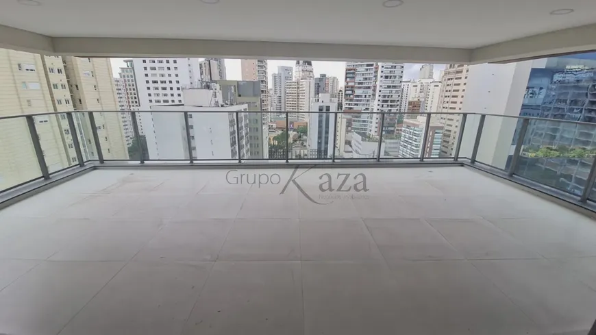 Foto 1 de Apartamento com 4 Quartos à venda, 246m² em Itaim Bibi, São Paulo