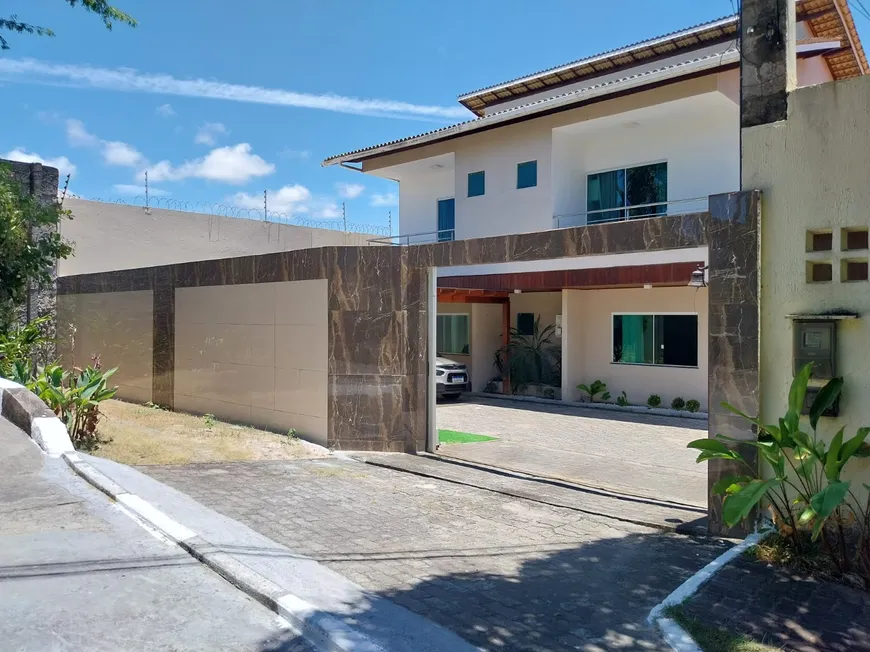 Foto 1 de Casa de Condomínio com 5 Quartos à venda, 640m² em Buraquinho, Lauro de Freitas