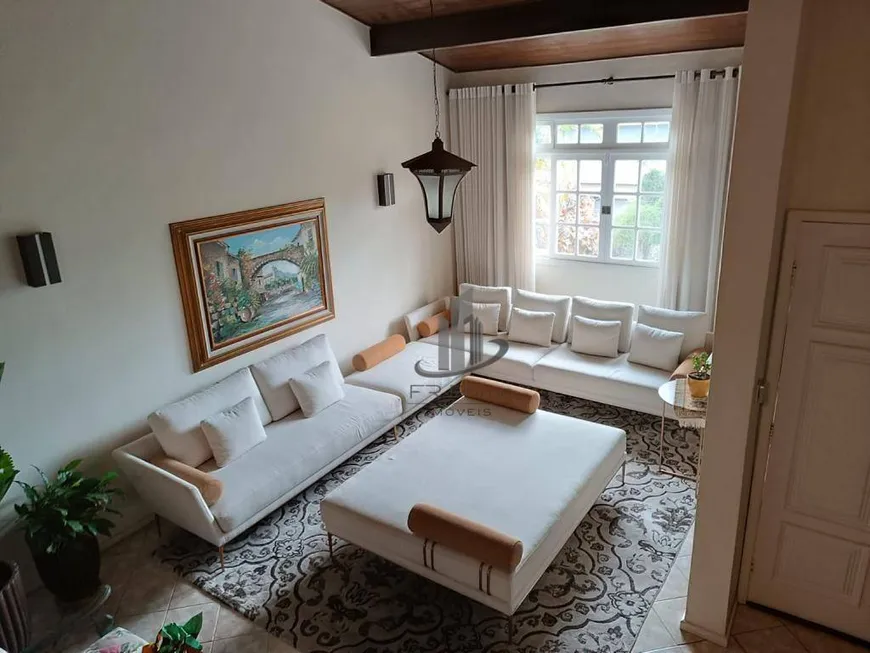 Foto 1 de Casa com 3 Quartos à venda, 450m² em Vila Santa Cecília, Volta Redonda