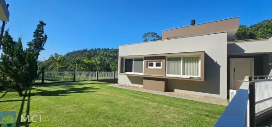 Foto 1 de Fazenda/Sítio com 3 Quartos à venda, 273m² em Rio Cerro I, Jaraguá do Sul