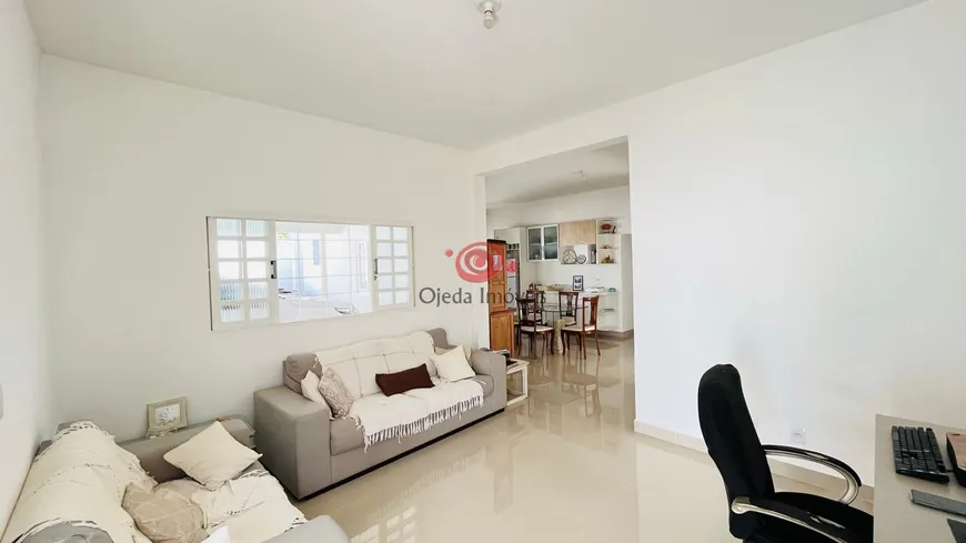 Foto 1 de Casa com 4 Quartos à venda, 220m² em Santa Cruz, Cuiabá