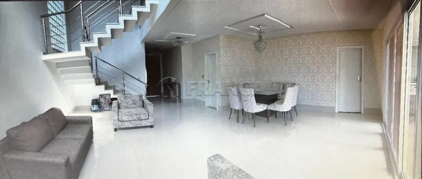Foto 1 de Casa de Condomínio com 3 Quartos à venda, 350m² em Jardim Altos de Santana I, Jacareí