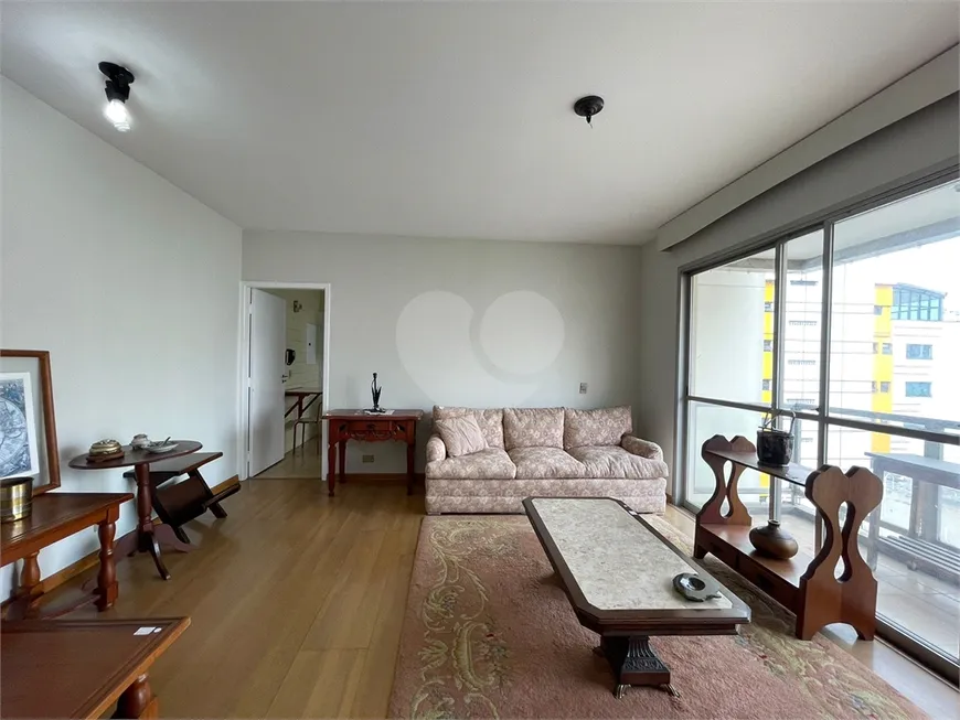 Foto 1 de Apartamento com 3 Quartos à venda, 110m² em Vila Olímpia, São Paulo