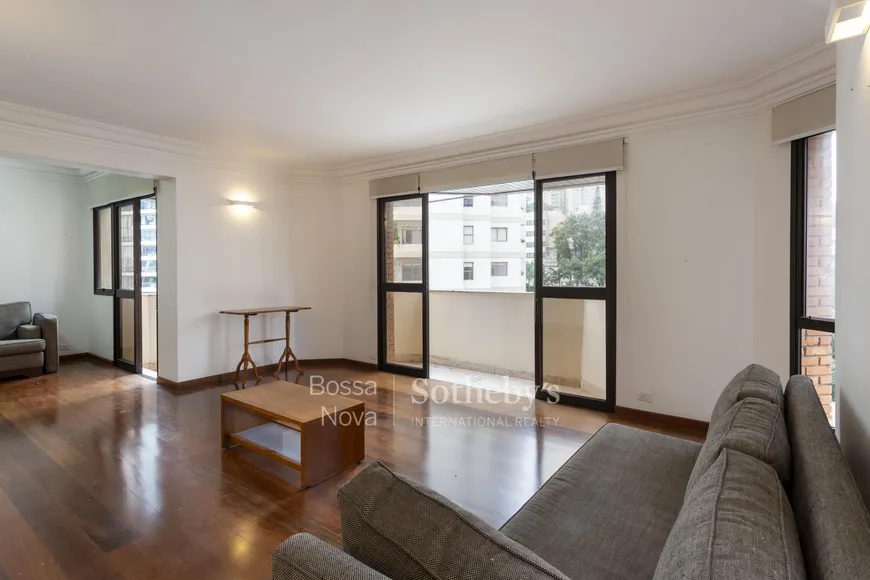 Foto 1 de Apartamento com 3 Quartos à venda, 157m² em Jardim América, São Paulo