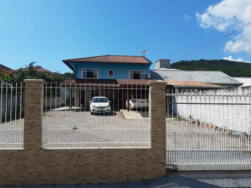 Foto 1 de Casa com 3 Quartos à venda, 150m² em Rio Caveiras, Biguaçu