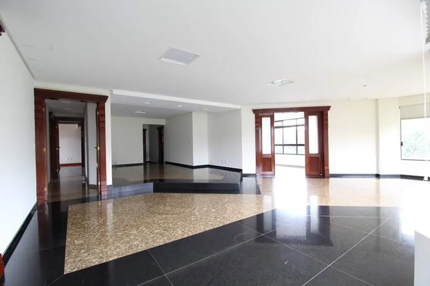 Foto 1 de Apartamento com 4 Quartos à venda, 221m² em Sidil, Divinópolis