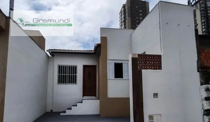 Foto 1 de Casa com 2 Quartos à venda, 90m² em Vila Gumercindo, São Paulo
