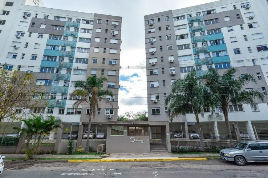 Foto 1 de Apartamento com 2 Quartos à venda, 52m² em Azenha, Porto Alegre