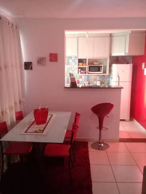 Foto 1 de Apartamento com 2 Quartos à venda, 49m² em Jardim Holanda, Uberlândia