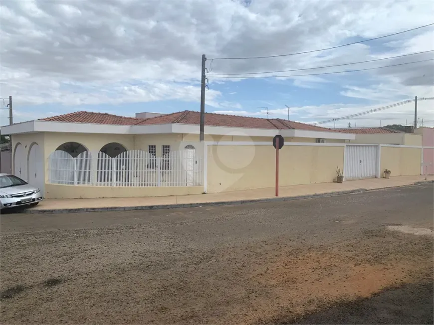 Foto 1 de Casa com 3 Quartos à venda, 174m² em Jardim Hikari, São Carlos