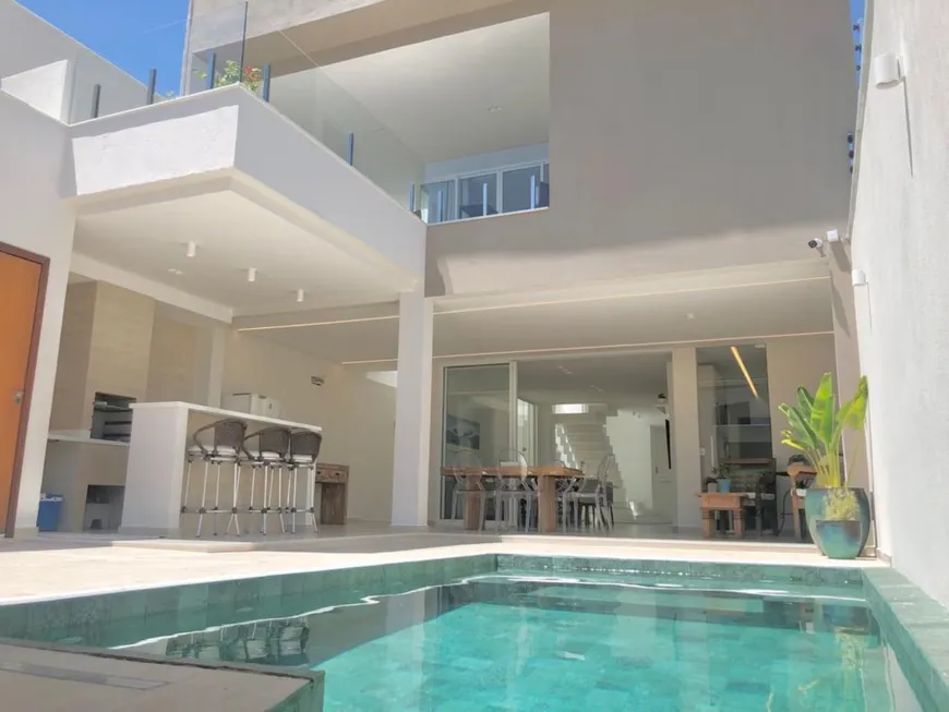 Foto 1 de Casa com 4 Quartos à venda, 280m² em Portinho, Cabo Frio