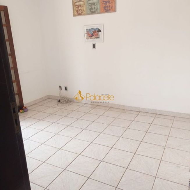 Casa com 4 dorms, Campos Elíseos, Taubaté, Cod: 61079