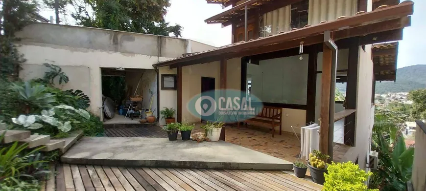 Foto 1 de Casa com 4 Quartos à venda, 199m² em Itaipu, Niterói